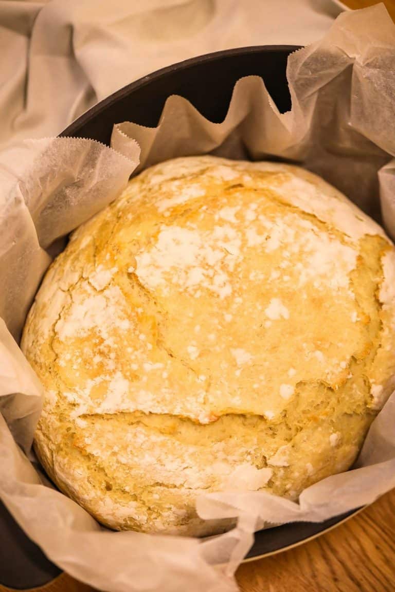 Dutch Oven Bread (No Knead)