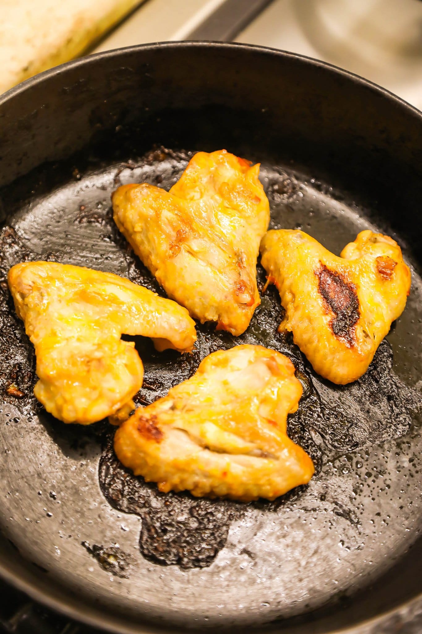 how to reheat chicken wings